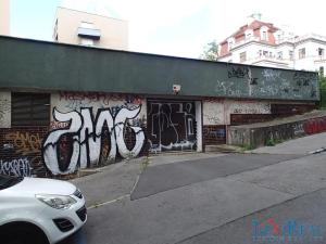 Prodej garážového stání, Praha - Smíchov, U Demartinky, 10 m2