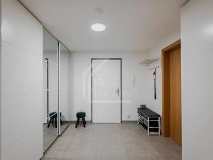 Pronájem bytu 2+kk, Praha - Vysočany, Smržových, 61 m2