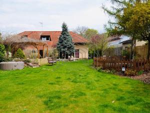Prodej vícegeneračního domu, Jirny, Hlavní, 240 m2