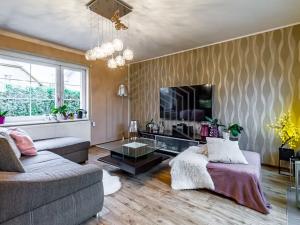 Prodej vícegeneračního domu, Jirny, Hlavní, 240 m2