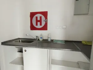 Pronájem obchodního prostoru, Hradec Králové, Střelecká, 185 m2