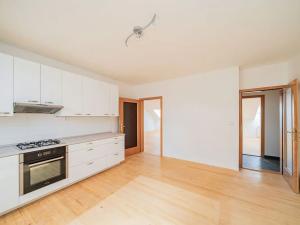 Pronájem bytu 3+1, Praha - Smíchov, V lesíčku, 110 m2