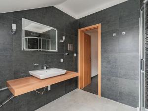 Pronájem bytu 3+1, Praha - Smíchov, V lesíčku, 110 m2