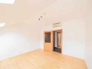 Pronájem bytu 3+1, Praha - Smíchov, V lesíčku, 110 m2