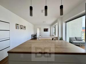 Pronájem bytu 2+kk, Zlín, Lorencova, 58 m2