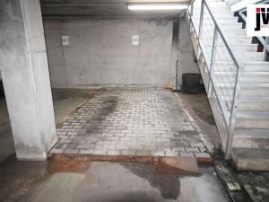 Pronájem garážového stání, Plzeň, Poděbradova, 11 m2