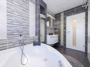 Prodej ubytování, Praha - Sedlec, Při hranici, 314 m2