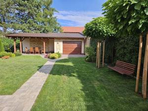 Prodej rodinného domu, Praha - Suchdol, Osvobození, 314 m2