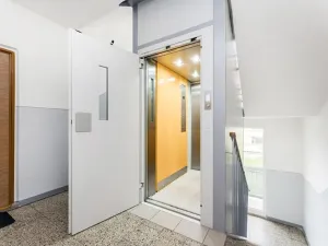 Pronájem bytu 1+1, Hradec Králové, Vysocká, 33 m2