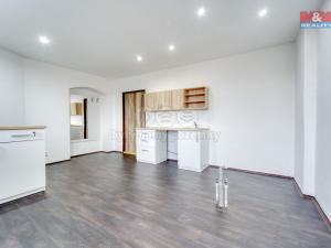 Pronájem obchodního prostoru, Kralovice, nám. Osvobození, 20 m2