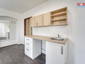 Pronájem obchodního prostoru, Kralovice, nám. Osvobození, 20 m2