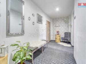 Pronájem obchodního prostoru, Kralovice, nám. Osvobození, 20 m2