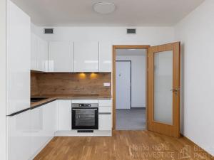Pronájem bytu 1+kk, Praha - Vysočany, Smržových, 31 m2