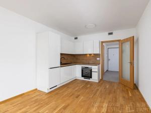 Pronájem bytu 1+kk, Praha - Vysočany, Smržových, 31 m2