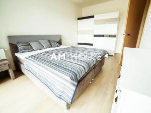 Pronájem bytu 2+kk, Praha - Holešovice, Sanderova, 52 m2