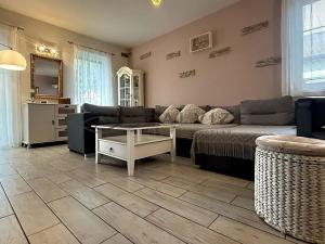 Prodej rodinného domu, Strážkovice, 200 m2