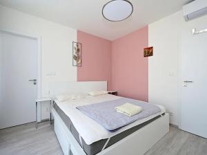 Pronájem bytu 3+kk, Praha - Košíře, Hlaváčkova, 85 m2