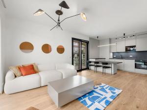 Pronájem bytu 2+kk, Praha - Modřany, Československého exilu, 58 m2