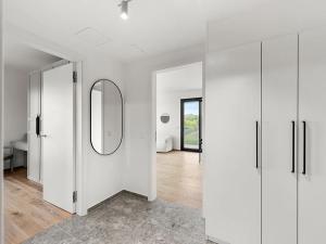 Pronájem bytu 2+kk, Praha - Modřany, Československého exilu, 58 m2