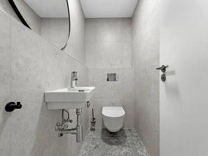 Pronájem bytu 2+kk, Praha - Modřany, Československého exilu, 58 m2