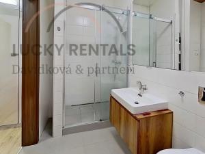 Pronájem bytu 2+kk, Praha - Hloubětín, Granitova, 52 m2