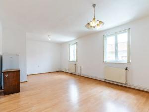 Prodej obchodního prostoru, Praha - Kobylisy, Klapkova, 246 m2