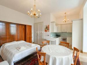 Pronájem bytu 1+kk, Praha - Vinohrady, Italská, 44 m2