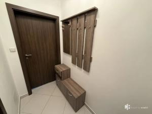 Pronájem bytu 1+kk, Praha - Střížkov, Zakšínská, 32 m2