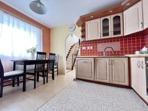 Prodej rodinného domu, Zlonín, Hlavní, 78 m2