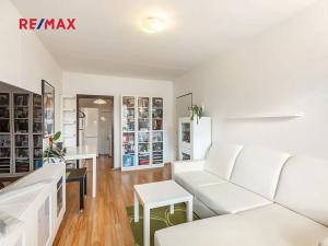 Prodej bytu 2+kk, Praha - Kobylisy, Chabařovická, 47 m2