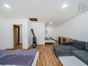 Prodej ubytování, Řeka, 250 m2