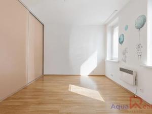 Prodej bytu 3+1, Karlovy Vary, Závodu míru, 66 m2