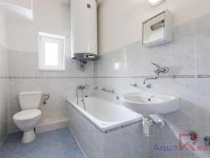 Prodej bytu 3+1, Karlovy Vary, Závodu míru, 66 m2