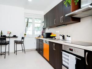 Prodej bytu 2+1, Praha - Žižkov, Biskupcova, 72 m2