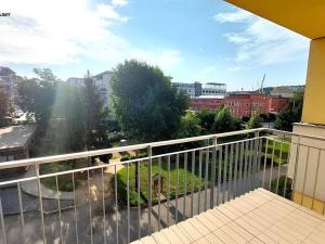 Pronájem bytu 1+kk, Praha - Vysočany, Pod Harfou, 48 m2