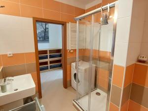 Pronájem bytu 1+kk, Praha - Vysočany, Pod Harfou, 48 m2