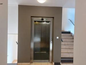 Pronájem bytu 1+kk, Praha - Vysočany, Pod Harfou, 48 m2