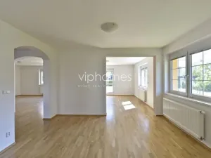 Pronájem vily, Průhonice, 400 m2