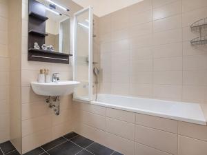 Pronájem bytu 3+kk, Praha - Čakovice, Theinova, 83 m2