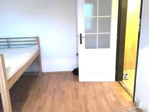 Pronájem bytu 1+1, Praha - Modřany, Rodopská, 32 m2