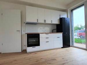 Pronájem bytu 2+kk, Praha - Královice, Ke Tvrzi, 38 m2