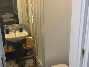 Pronájem bytu 1+kk, Praha, Hornoměcholupská, 25 m2