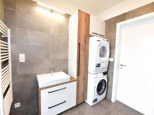Pronájem bytu 3+kk, Praha - Modřany, Zlochova, 92 m2