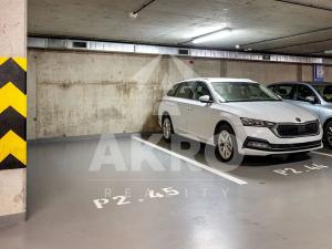 Pronájem garážového stání, Praha - Libeň, U Slovanky, 15 m2