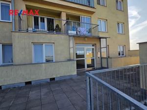 Pronájem bytu 1+kk, Klecany, V Honech, 30 m2
