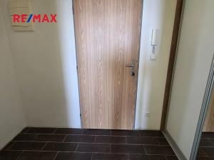 Pronájem bytu 1+kk, Klecany, V Honech, 30 m2