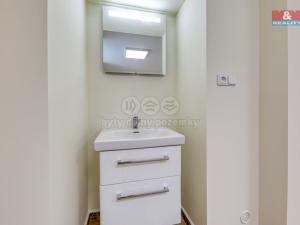 Pronájem obchodního prostoru, Klatovy - Klatovy IV, Tyršova, 18 m2