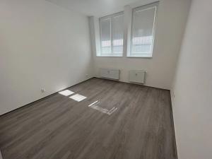 Pronájem bytu 2+kk, Brno, Bratislavská, 40 m2