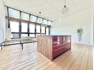 Pronájem bytu 1+kk, Praha - Stodůlky, V hůrkách, 45 m2