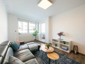 Pronájem bytu 2+kk, Praha - Dolní Měcholupy, Honzíkova, 54 m2